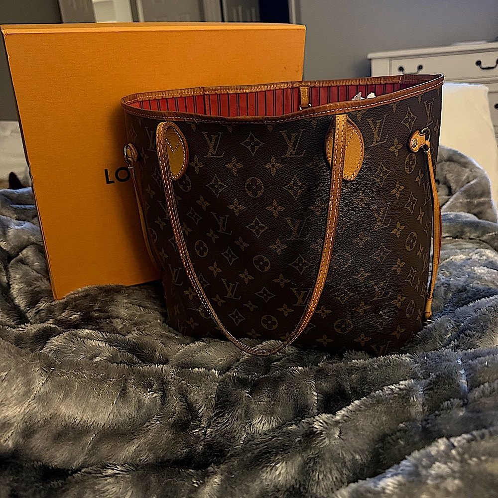 Authentic Louis Vuitton Neverful MM✨✨